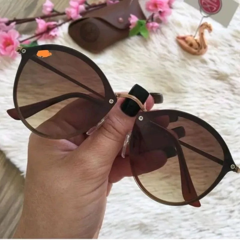 Óculos Round Blaze Brown Glove Sunglasses, Women and Men's Style, Fashion and Comfort in One Accessory Shipping to All Brazil