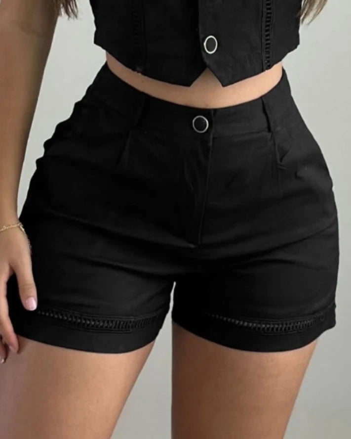 Conjunto casual de duas peças com decote em V e botões ocos com nervuras de cor sólida e shorts 2024 Novo conjunto casual slim fit